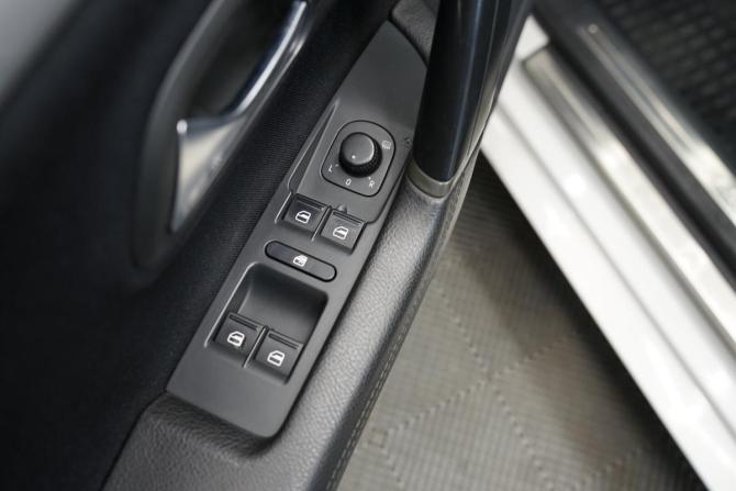 Volkswagen Passat CC I Рестайлинг с пробегом 2012 года, цена 1 290 000 рублей, 268000 км, седан, Автокод Объявления