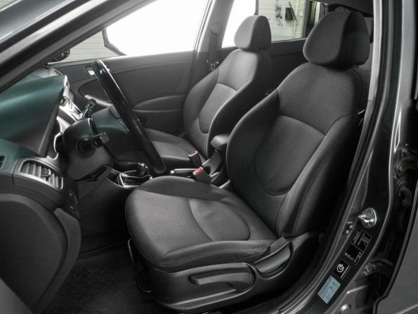 Hyundai Solaris I Рестайлинг с пробегом 2014 года, цена 897 000 рублей, 136071 км, хэтчбек, Автокод Объявления
