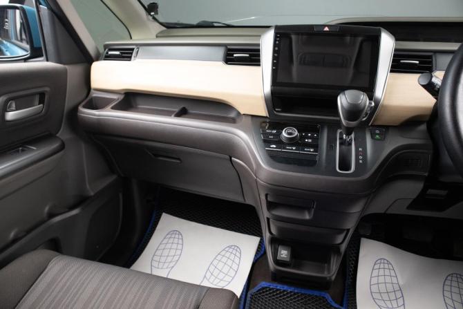 Honda Freed II с пробегом 2018 года, цена 1 629 000 рублей, 94137 км, компактвэн, Автокод Объявления