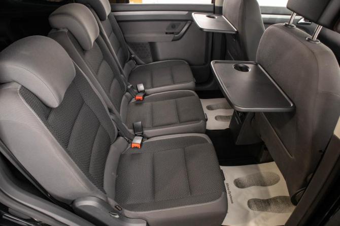 Volkswagen Touran I Рестайлинг 2 с пробегом 2013 года, цена 899 000 рублей, 13700 км, компактвэн, Автокод Объявления