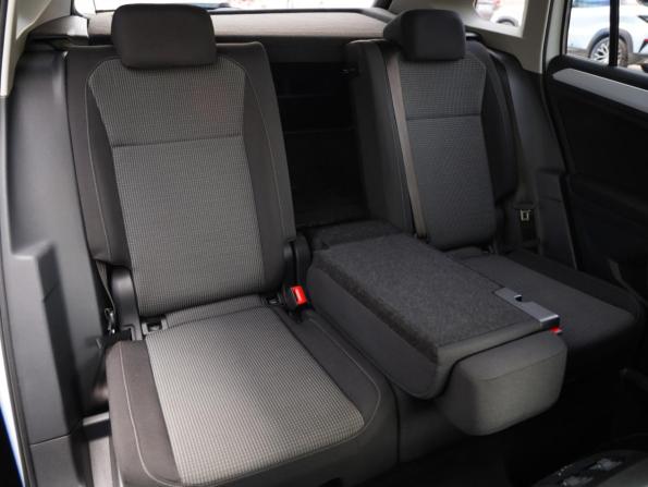 Volkswagen Tiguan II Рестайлинг с пробегом 2021 года, цена 2 614 000 рублей, 33911 км, внедорожник, Автокод Объявления