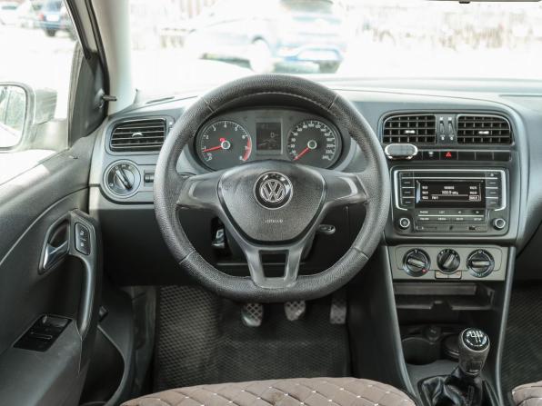Volkswagen Polo V Рестайлинг с пробегом 2019 года, цена 850 000 рублей, 147418 км, седан, Автокод Объявления