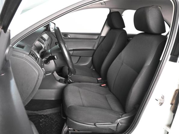 Skoda Rapid I с пробегом 2015 года, цена 850 000 рублей, 179182 км, лифтбек, Автокод Объявления