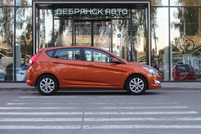 Hyundai Solaris I Рестайлинг с пробегом 2015 года, цена 1 245 000 рублей, 70282 км, хэтчбек, Автокод Объявления