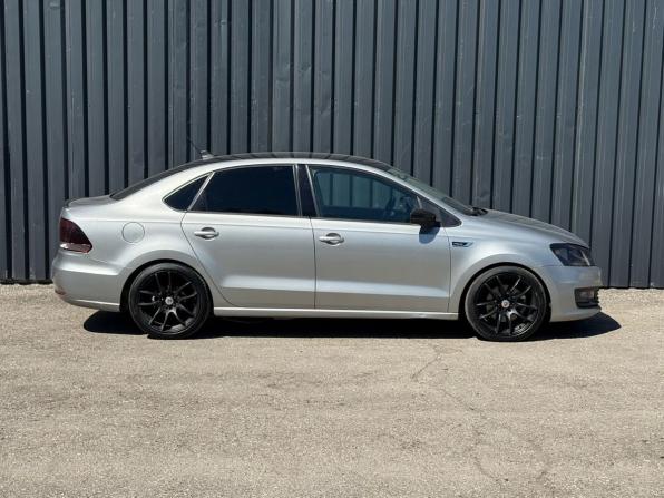Volkswagen Polo V Рестайлинг с пробегом 2018 года, цена 938 000 рублей, 231575 км, седан, Автокод Объявления