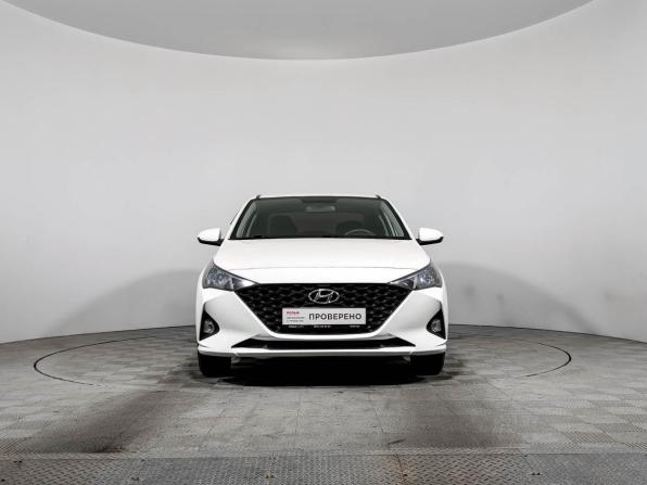 Hyundai Solaris II Рестайлинг с пробегом 2022 года, цена 1 700 000 рублей, 92492 км, седан, Автокод Объявления