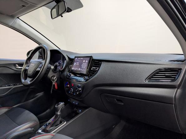 Hyundai Solaris II Рестайлинг с пробегом 2022 года, цена 1 730 000 рублей, 61441 км, седан, Автокод Объявления
