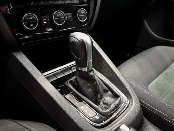 Volkswagen Jetta VI Рестайлинг с пробегом 2016 года, цена 1 470 000 рублей, 84130 км, седан, Автокод Объявления