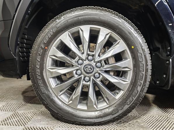 Toyota Land Cruiser 300 Series с пробегом 2023 года, цена 9 300 000 рублей, 99315 км, внедорожник, Автокод Объявления