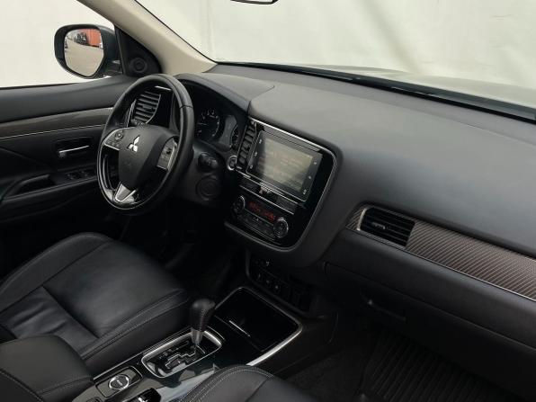 Mitsubishi Outlander III Рестайлинг 3 с пробегом 2019 года, цена 2 649 000 рублей, 40250 км, внедорожник, Автокод Объявления