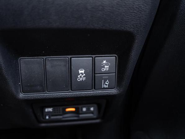Honda Stepwgn V с пробегом 2016 года, цена 1 750 000 рублей, 155361 км, минивэн, Автокод Объявления