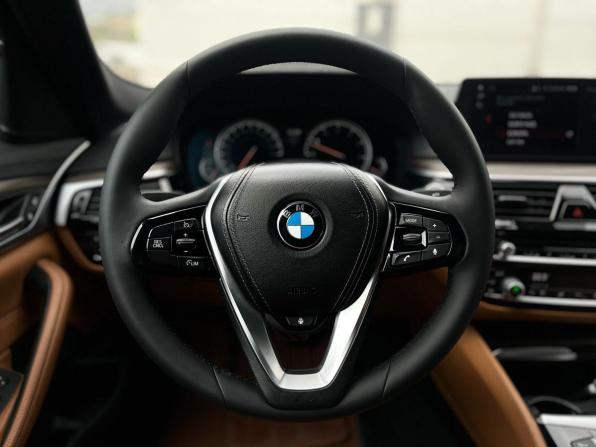 BMW 5 серии VII (G30/G31/G38) с пробегом 2017 года, цена 2 340 000 рублей, 260000 км, седан, Автокод Объявления