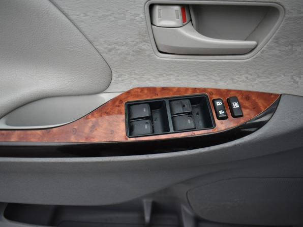 Toyota Sienna III с пробегом 2010 года, цена 1 799 000 рублей, 228000 км, минивэн, Автокод Объявления