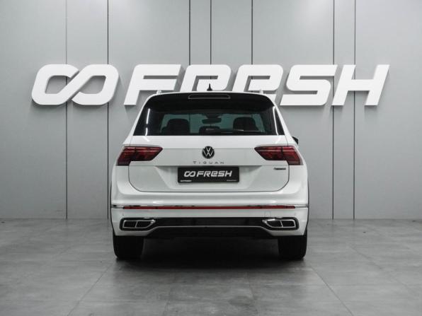 Volkswagen Tiguan II Рестайлинг с пробегом 2021 года, цена 2 498 000 рублей, 240814 км, внедорожник, Автокод Объявления