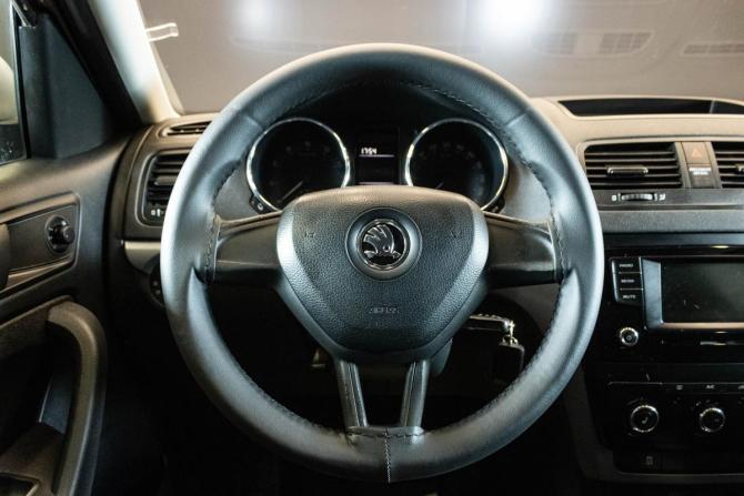 Skoda Yeti I Рестайлинг с пробегом 2017 года, цена 1 399 000 рублей, 219154 км, внедорожник, Автокод Объявления