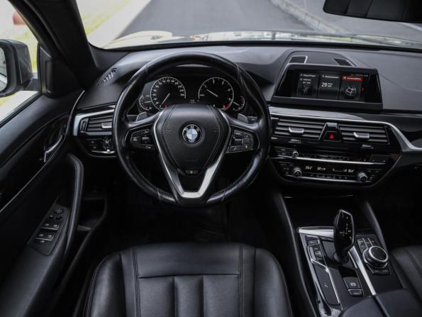 BMW 5 серии VII (G30/G31/G38) с пробегом 2017 года, цена 2 375 000 рублей, 266703 км, седан, Автокод Объявления