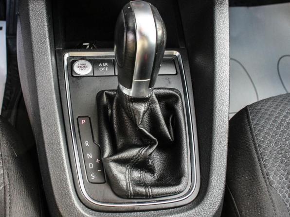 Volkswagen Jetta VI Рестайлинг с пробегом 2015 года, цена 1 094 000 рублей, 180819 км, седан, Автокод Объявления