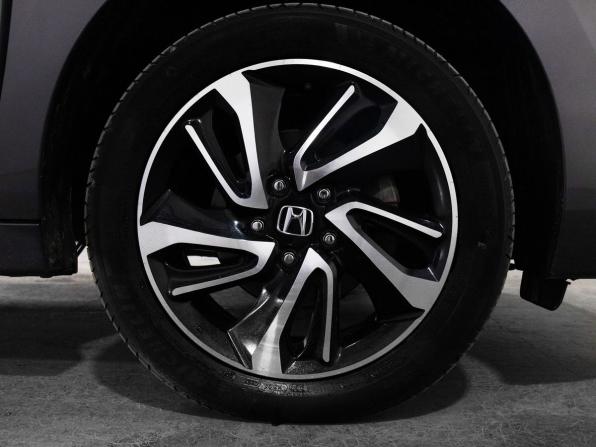 Honda Stepwgn V Рестайлинг с пробегом 2018 года, цена 2 110 000 рублей, 108860 км, минивэн, Автокод Объявления