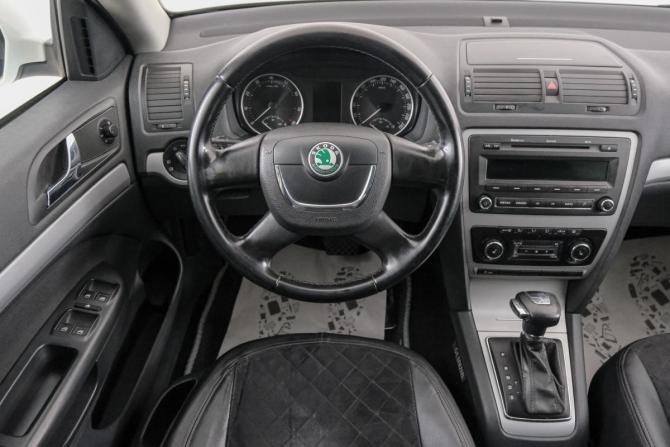 Skoda Octavia II (A5) Рестайлинг с пробегом 2011 года, цена 899 000 рублей, 189600 км, лифтбек, Автокод Объявления