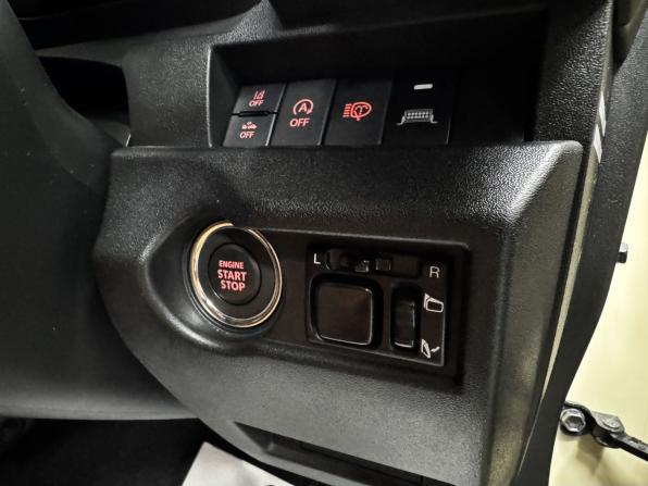 Suzuki Jimny IV с пробегом 2022 года, цена 2 550 000 рублей, 28878 км, внедорожник, Автокод Объявления