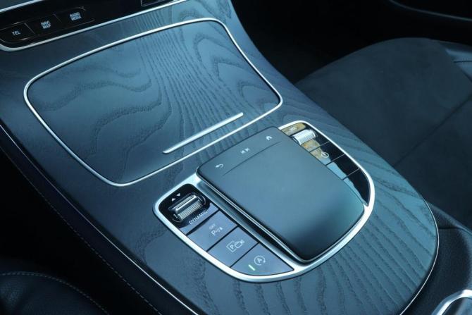 Mercedes-Benz E-Класс V (W213 S213 C238) Рестайлинг с пробегом 2021 года, цена 4 990 000 рублей, 94635 км, седан, Автокод Объявления