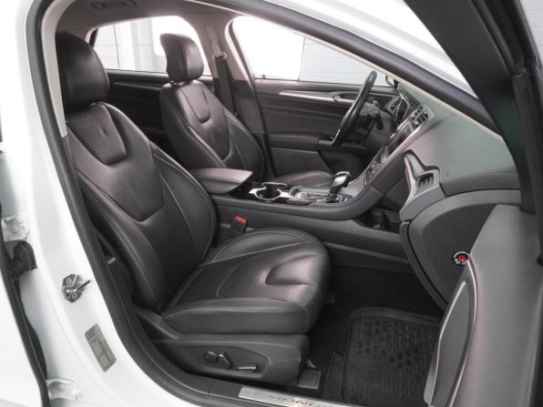 Ford Mondeo V с пробегом 2015 года, цена 1 599 000 рублей, 133091 км, седан, Автокод Объявления