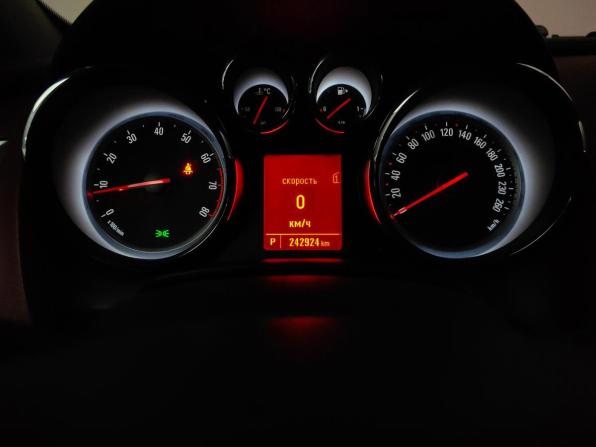 Opel Astra J Рестайлинг с пробегом 2013 года, цена 570 000 рублей, 240000 км, хэтчбек, Автокод Объявления