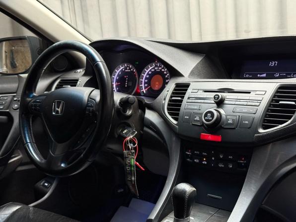 Honda Accord VIII Рестайлинг с пробегом 2012 года, цена 1 599 000 рублей, 179200 км, седан, Автокод Объявления