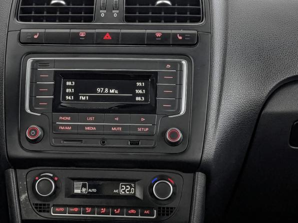 Volkswagen Polo V Рестайлинг с пробегом 2017 года, цена 1 250 000 рублей, 84394 км, седан, Автокод Объявления