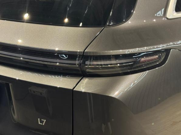 Li Auto (Lixiang) L7 I с пробегом 2024 года, цена 7 290 000 рублей, 1642 км, внедорожник, Автокод Объявления