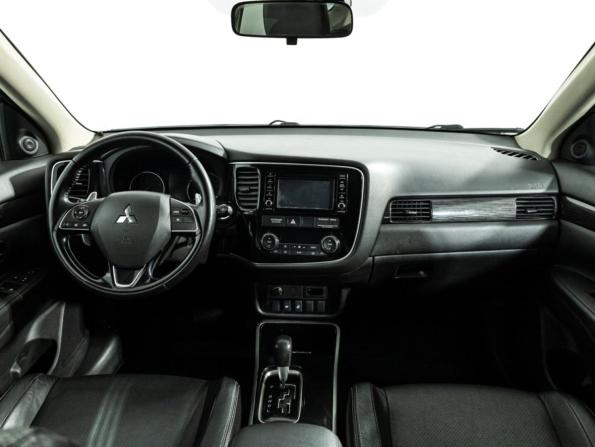 Mitsubishi Outlander III Рестайлинг 2 с пробегом 2017 года, цена 1 869 585 рублей, 132518 км, внедорожник, Автокод Объявления