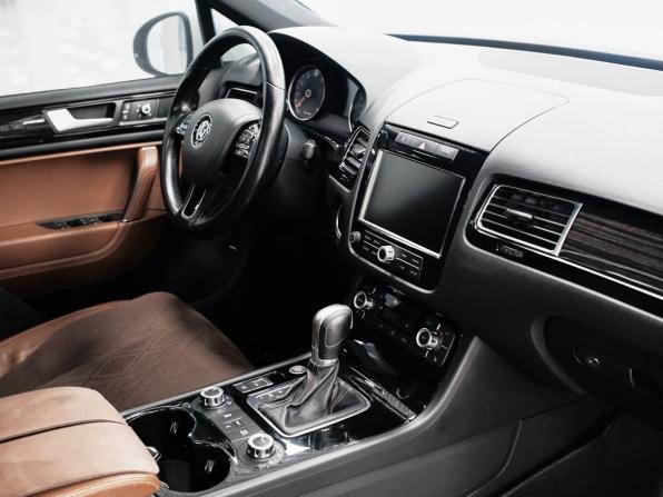 Volkswagen Touareg II с пробегом 2014 года, цена 1 980 000 рублей, 178850 км, внедорожник, Автокод Объявления