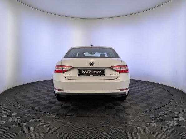 Skoda Superb III с пробегом 2019 года, цена 2 300 000 рублей, 94130 км, лифтбек, Автокод Объявления