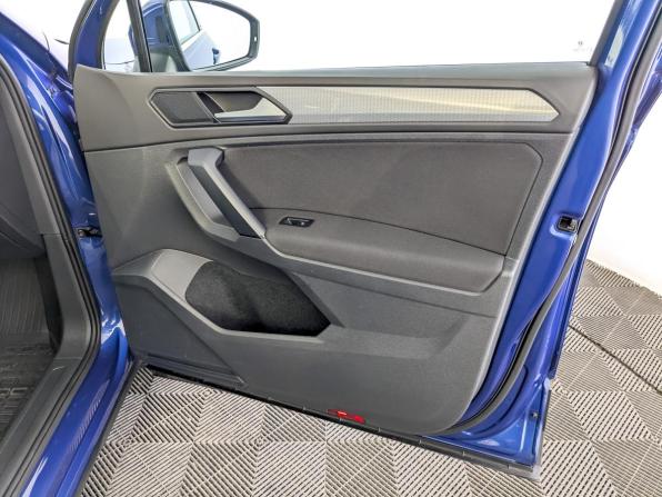 Volkswagen Tiguan II Рестайлинг с пробегом 2021 года, цена 4 215 000 рублей, 34083 км, внедорожник, Автокод Объявления