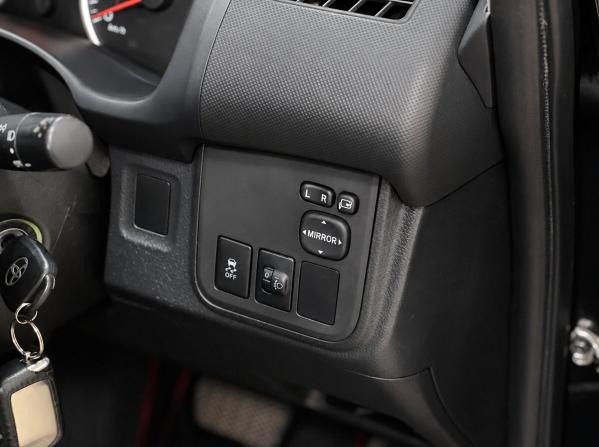 Toyota Wish II Рестайлинг с пробегом 2015 года, цена 1 645 000 рублей, 90809 км, минивэн, Автокод Объявления