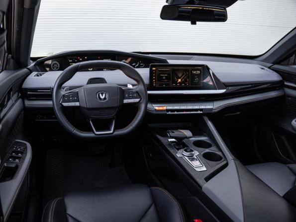 Changan UNI-V I с пробегом 2023 года, цена 2 250 000 рублей, 38499 км, лифтбек, Автокод Объявления