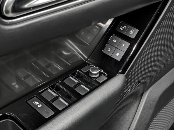 Land Rover Range Rover Velar I с пробегом 2018 года, цена 3 510 000 рублей, 128381 км, внедорожник, Автокод Объявления