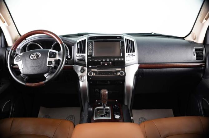 Toyota Land Cruiser 200 Series Рестайлинг 1 с пробегом 2015 года, цена 4 049 000 рублей, 181245 км, внедорожник, Автокод Объявления