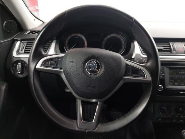 Skoda Rapid I с пробегом 2016 года, цена 1 240 000 рублей, 88000 км, лифтбек, Автокод Объявления