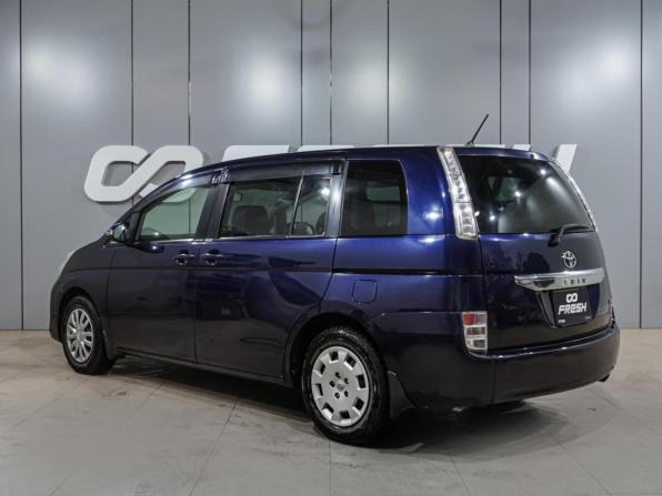 Toyota ISis I Рестайлинг с пробегом 2013 года, цена 1 219 000 рублей, 162880 км, компактвэн, Автокод Объявления