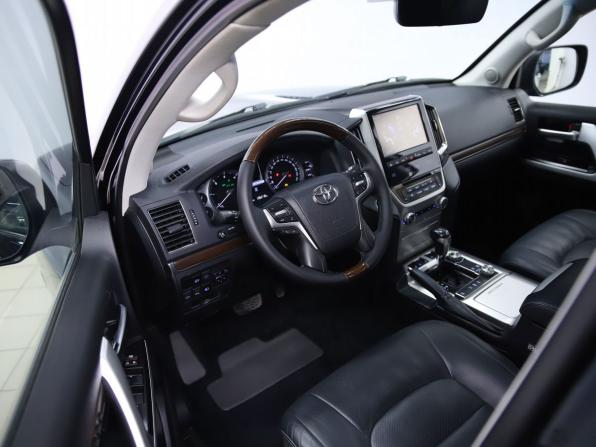 Toyota Land Cruiser 200 Series Рестайлинг 2 с пробегом 2016 года, цена 6 290 000 рублей, 136218 км, внедорожник, Автокод Объявления
