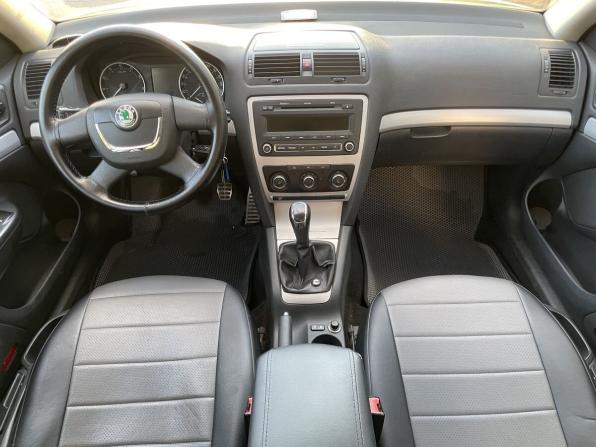 Skoda Octavia II (A5) Рестайлинг с пробегом 2011 года, цена 699 000 рублей, 222695 км, лифтбек, Автокод Объявления