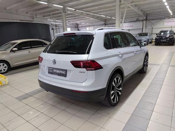 Volkswagen Tiguan II с пробегом 2018 года, цена 2 290 000 рублей, 216000 км, внедорожник, Автокод Объявления