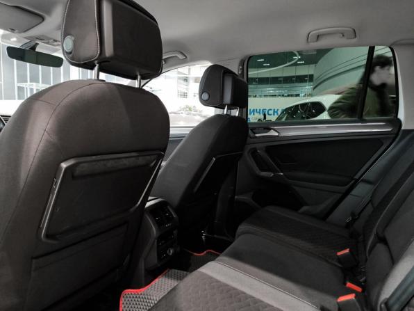 Volkswagen Tiguan II с пробегом 2018 года, цена 2 200 000 рублей, 237125 км, внедорожник, Автокод Объявления