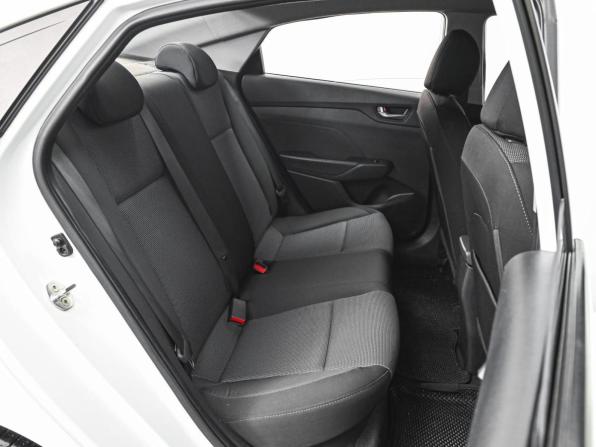 Hyundai Solaris II с пробегом 2018 года, цена 1 299 000 рублей, 127433 км, седан, Автокод Объявления