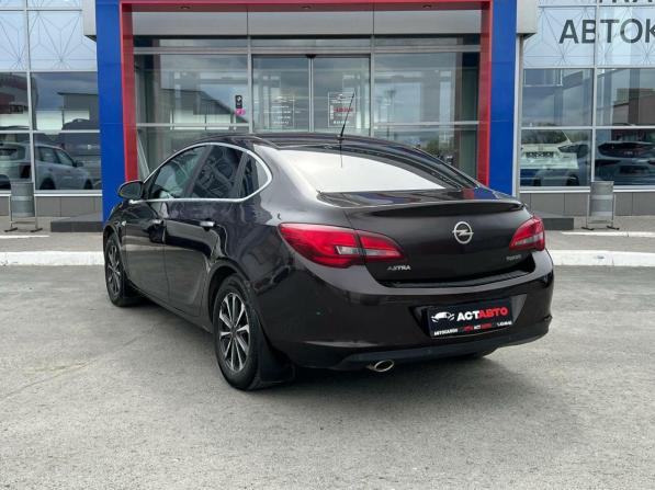 Opel Astra J Рестайлинг с пробегом 2013 года, цена 840 000 рублей, 137000 км, седан, Автокод Объявления