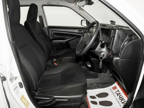Toyota Probox I Рестайлинг с пробегом 2017 года, цена 875 000 рублей, 176300 км, универсал, Автокод Объявления