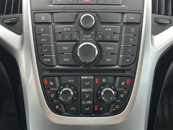 Opel Astra J Рестайлинг с пробегом 2014 года, цена 830 000 рублей, 155693 км, хэтчбек, Автокод Объявления