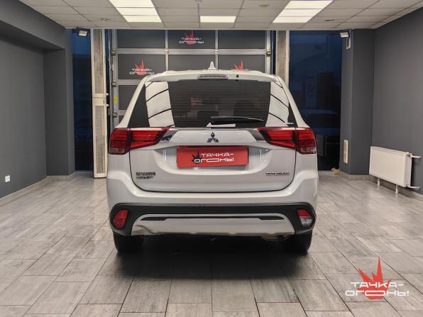 Mitsubishi Outlander III Рестайлинг 3 с пробегом 2018 года, цена 1 800 000 рублей, 135000 км, внедорожник, Автокод Объявления