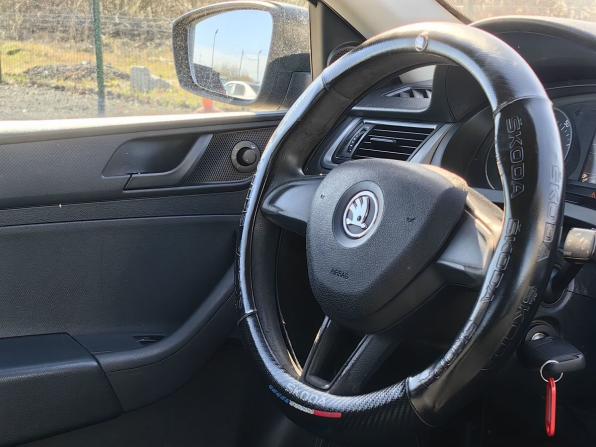 Skoda Rapid I с пробегом 2016 года, цена 589 000 рублей, 222000 км, лифтбек, Автокод Объявления